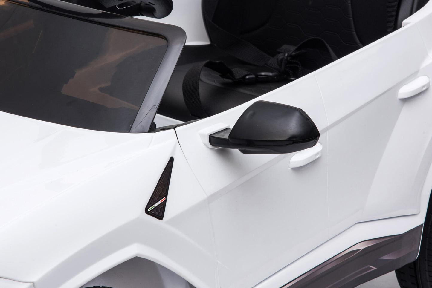 LAMBORGHINI URUS - 12V - PLASTIC - WHITE